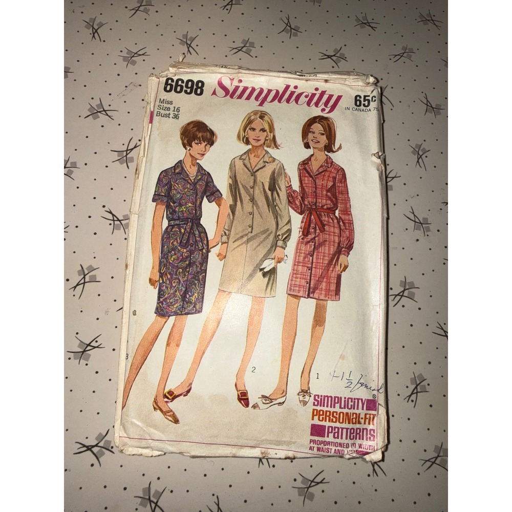 Vintage 1966 Simplicity 6698 Sewing Pattern Slim Dress Notched Collar Size 16